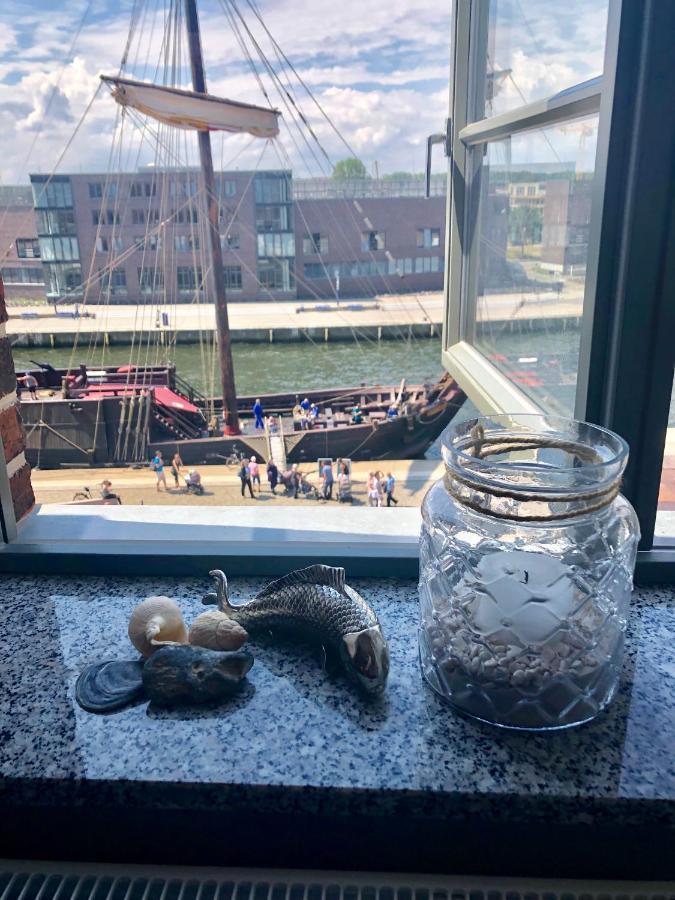 Historischer Ohlerich Speicher Hafen Ap.18 * Wismar